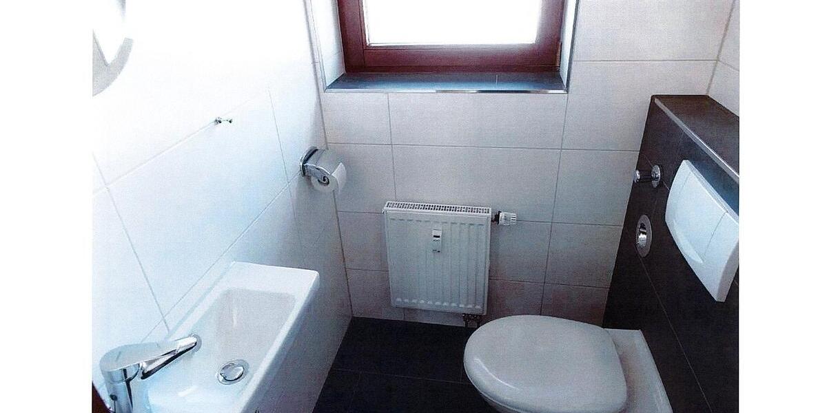 Etagenwohnung Bissingen an der Teck - 3 Zimmer, 82 m&sup2;, 850&euro; | Angebot:25418103