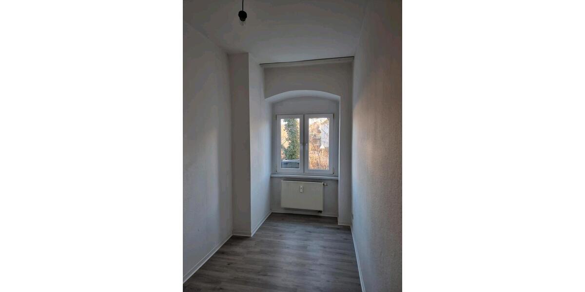 Erdgeschoßwohnung Waldheim - 3 Zimmer, 65 m&sup2;, 310&euro; | Angebot:25884198