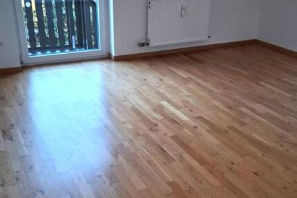 Großzügige DG-Wohnung mit großer Terrasse und Garage 4 zimmer