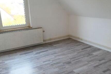 Helle 2025 modernisierte 3-Zi-Wohnung mit neuem Bad aus dem Jahre 2025, Garage und Garten! 3 zimmer