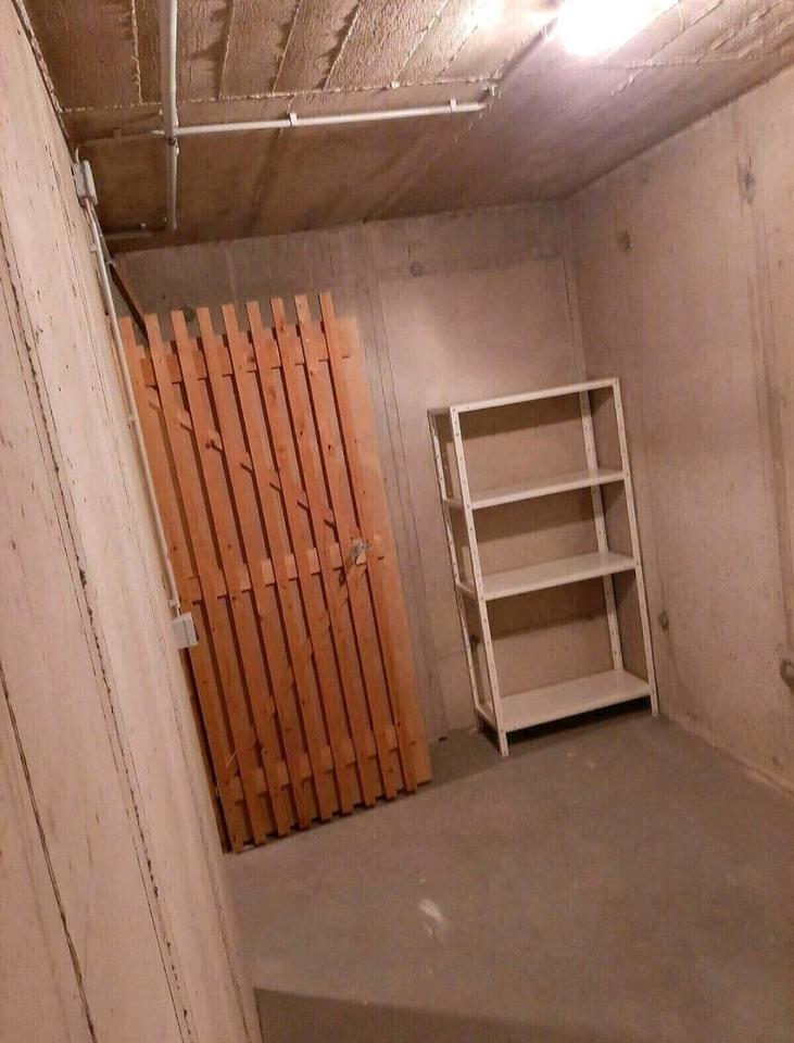 Sanierte 2-Zimmer Wohnung, Balkon, Einbauküche & TG Kleinenbroich zimmer