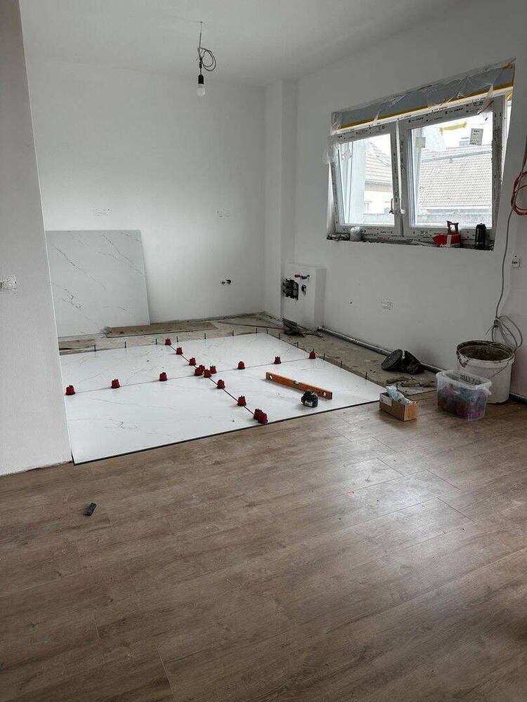 4 Zimmer-Wohnung mit Balkon, Barrierefrei, Aufzug, mit günstigen Sonnen-Energie (A+)