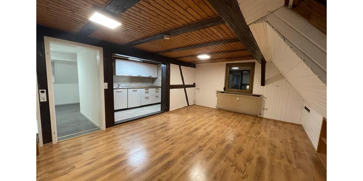 Dachgeschoßwohnung Albstadt - 3 Zimmer, 80 m&sup2;, 700&euro; | Angebot:24553098