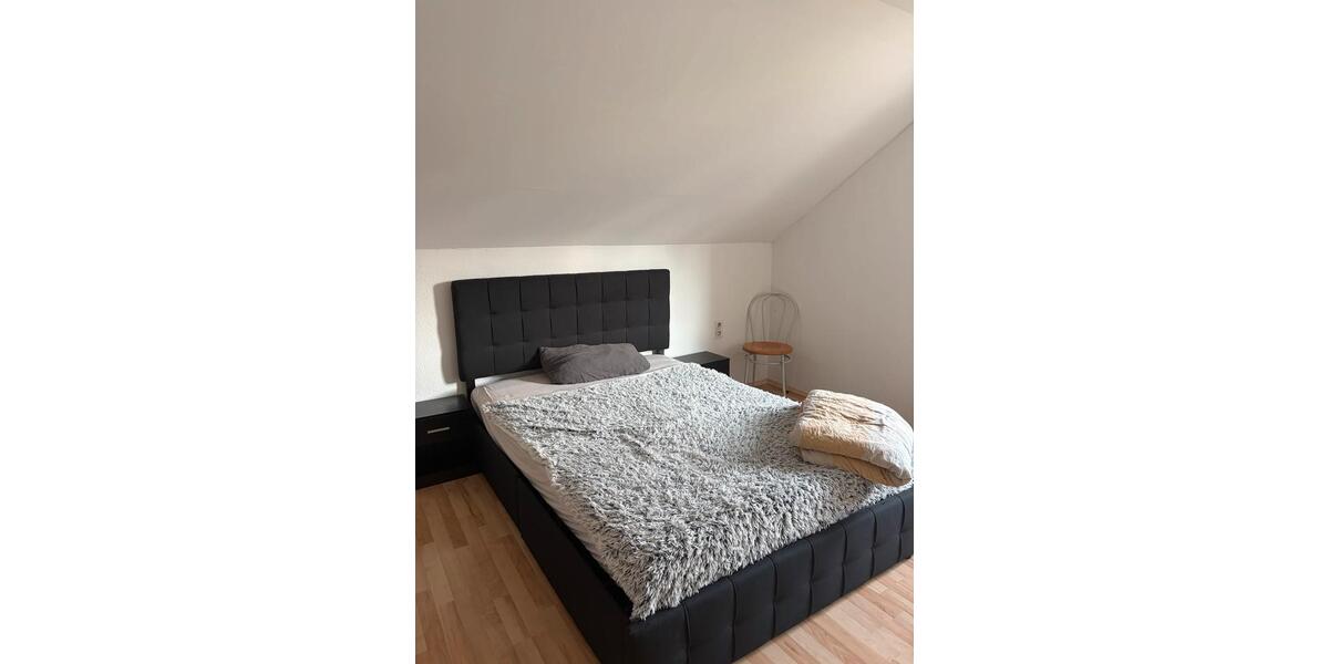 Dachgeschoßwohnung Neustadt an der Aisch - 4 Zimmer, 90 m&sup2;, 1.020&euro; | Angebot:25539728
