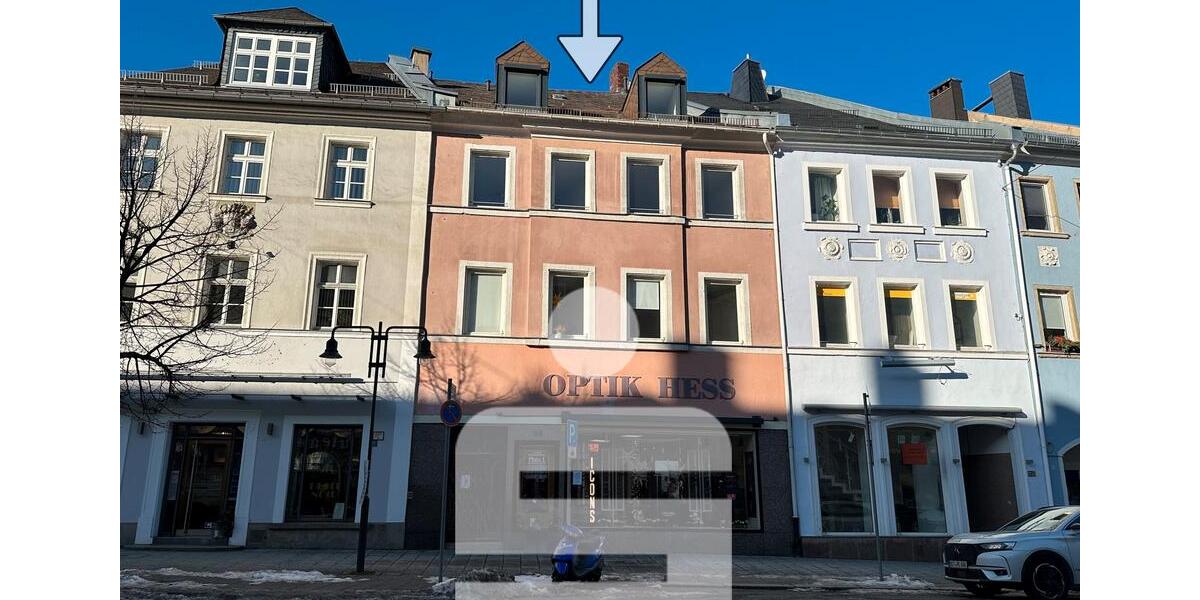 Dachgeschoßwohnung Hof Altstadt - 3 Zimmer, 100 m&sup2;, 650&euro; | Angebot:24570141