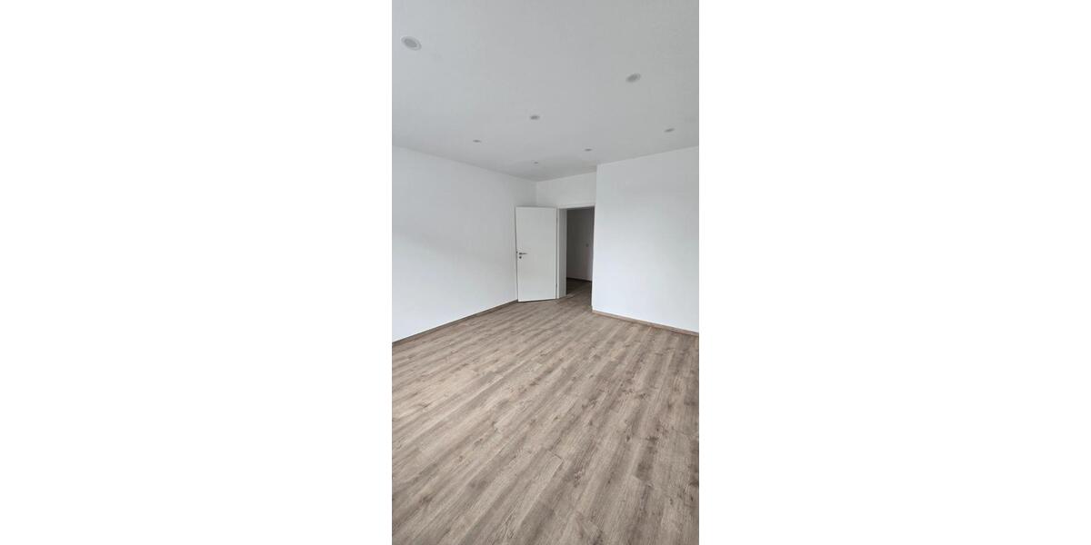 4,5 Zimmer EG-Wohnung 110qm mit Balkon *kernsaniert* 4 zimmer