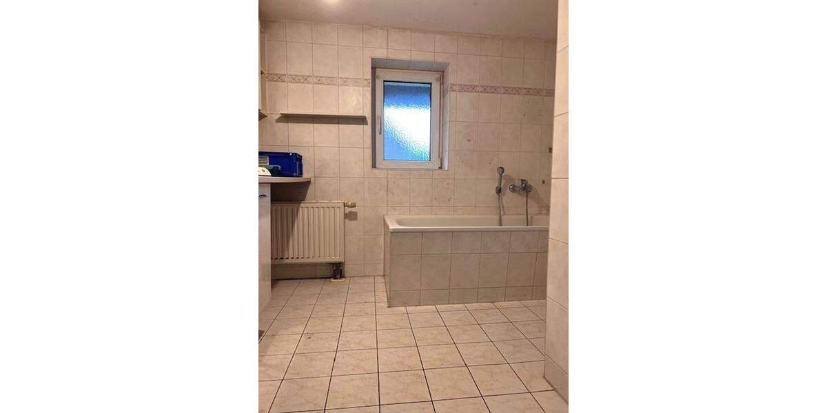 Besichtigung, So. 25.01.13-14 UHR Grosses EFH, 4 Zi., 120 qm, 795 qm Grund, 1.250 € NKM 4 zimmer