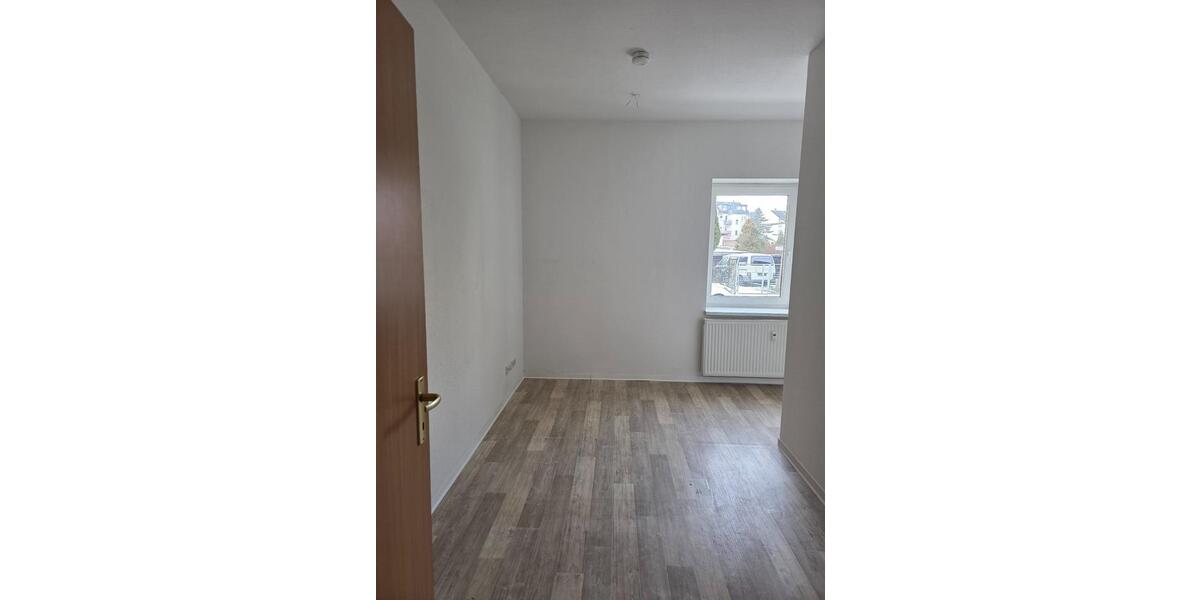 Erdgeschoßwohnung Gera Alt-Taubenpreskeln - 4 Zimmer, 105 m&sup2;, 600&euro; | Angebot:25959372