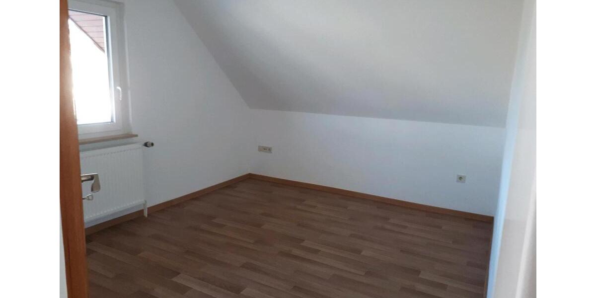Etagenwohnung Barwedel - 3 Zimmer, 82 m&sup2;, 680&euro; | Angebot:26217279
