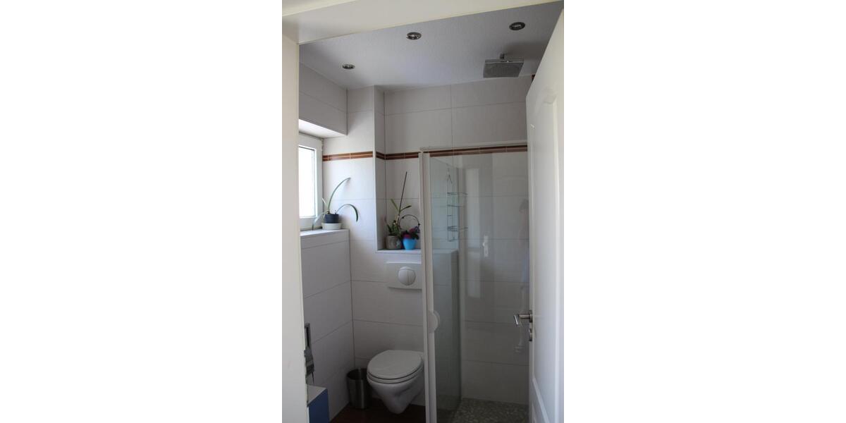 Einfamilienhaus Walluf - 5 Zimmer, 200 m&sup2;, 2.400&euro; | Angebot:25127340