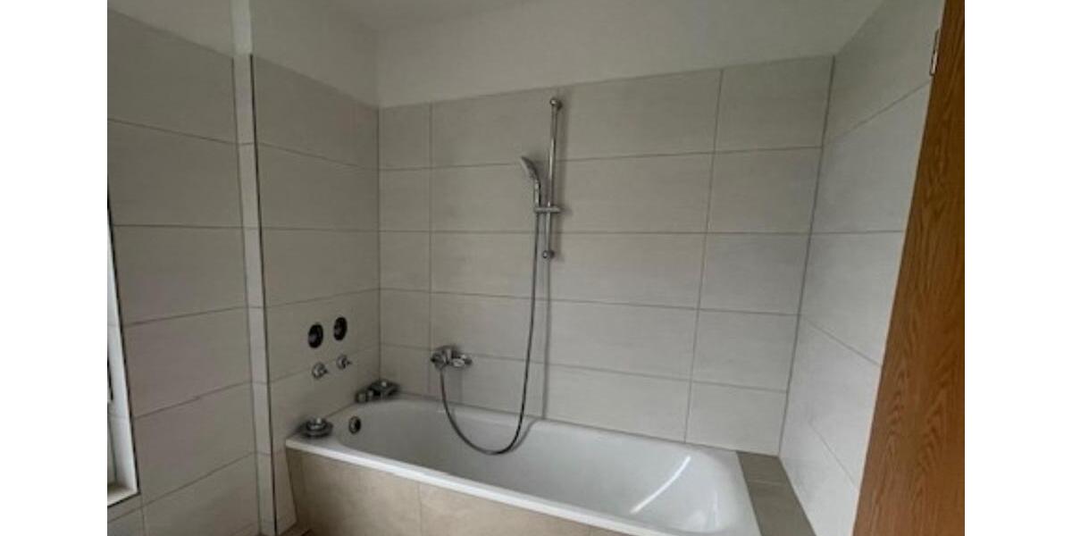 Etagenwohnung Wesenberg - 3 Zimmer, 75 m&sup2;, 450&euro; | Angebot:25723467