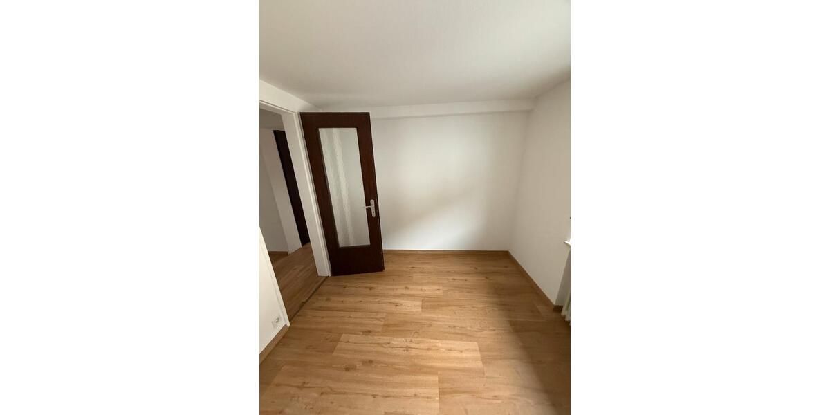 Mehrfamilienhaus, Wohnhaus Albstadt Gemarkung Onstmettingen - 4 Zimmer, 78 m&sup2;, 900&euro; | Angebot:24806444