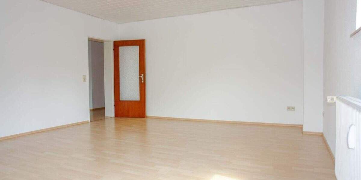 Gemütliche ca.100m² Erdgeschoss-Wohnung mit geschützter West-Terrasse 3 zimmer