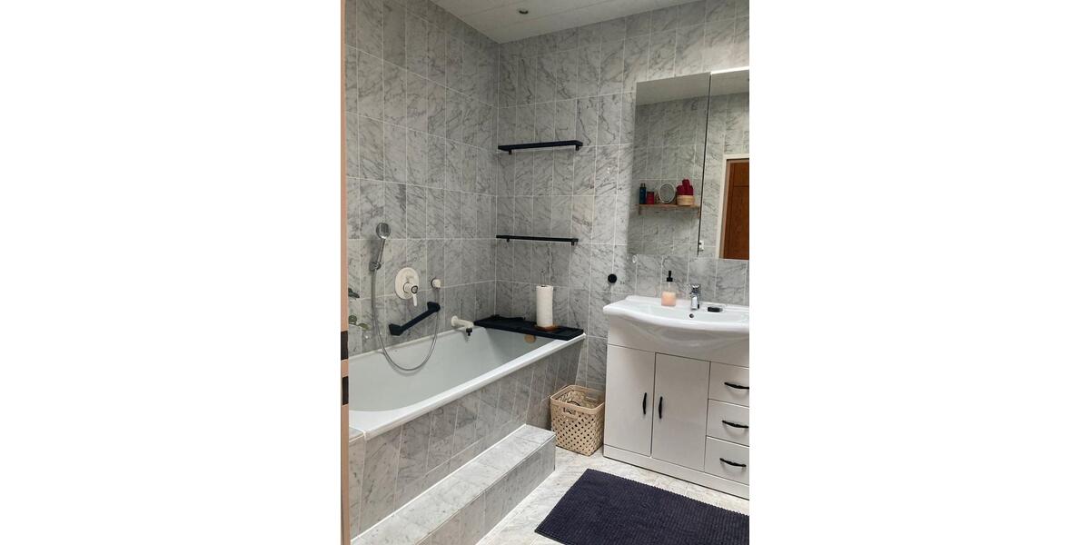 Vollmöblierte Wohnung zur Untermiete für 6 Monate 4 zimmer