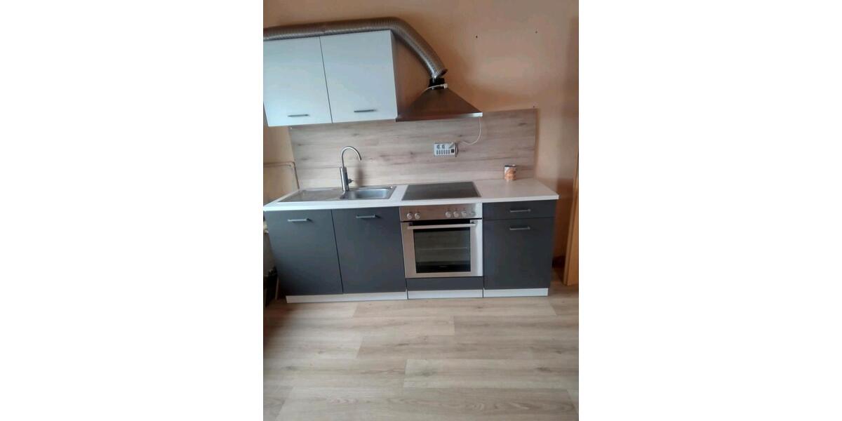 Dachgeschoßwohnung Neuental - 1 Zimmer, 77 m&sup2;, 700&euro; | Angebot:24706280