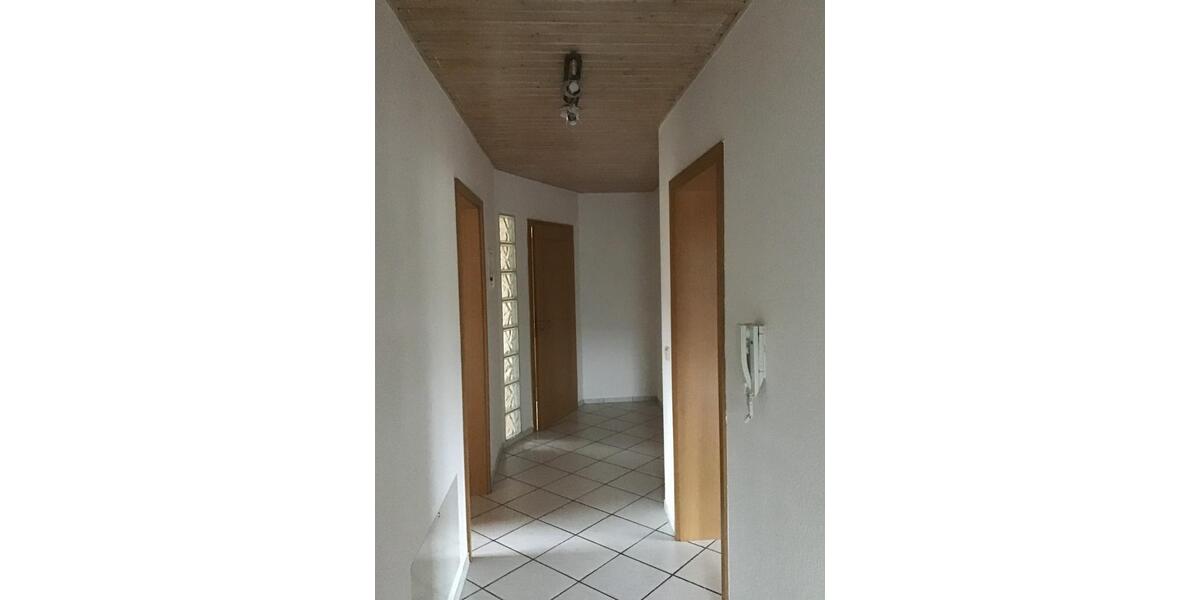 Dachgeschoßwohnung Grävenwiesbach - 2 Zimmer, 75 m&sup2;, 600&euro; | Angebot:26365818