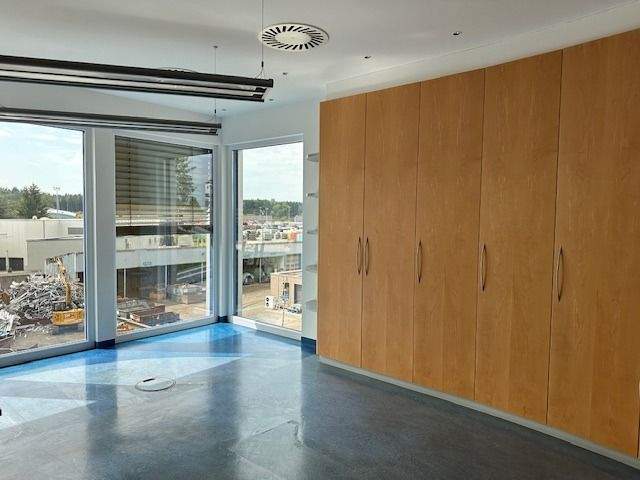 Gewerbeobjekt Weißenhorn - 8 Zimmer, 267 m&sup2;, 2.000&euro; | Angebot:24450600