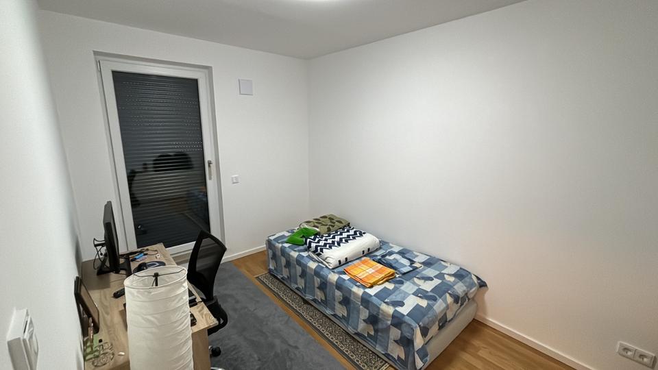 Erdgeschoßwohnung Schönefeld - 3 Zimmer, 82 m&sup2;, 1.480&euro; | Angebot:24702003