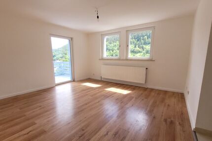 Frisch renovierte 2-Zi.-Altbau-Wohnung in schöner, zentrumsnaher Aussichtslage (Mietdauer: min 4 Jahre) - Wohnung Bad Wildbad | Angebot:27384242