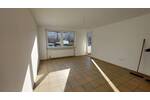 Helle 3 Zimmer mit Balkon und Aussenstellplatz