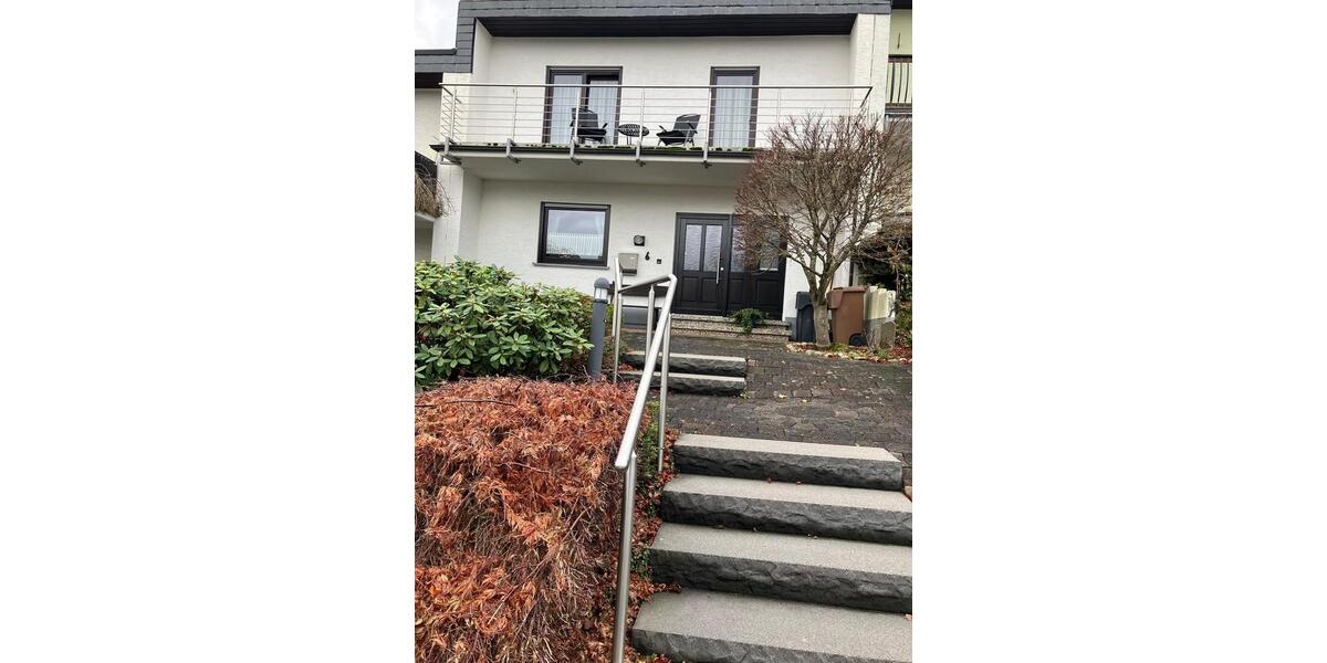 Reihenhaus Wiehl - 4.5 Zimmer, 135 m&sup2;, 1.600&euro; | Angebot:25230052