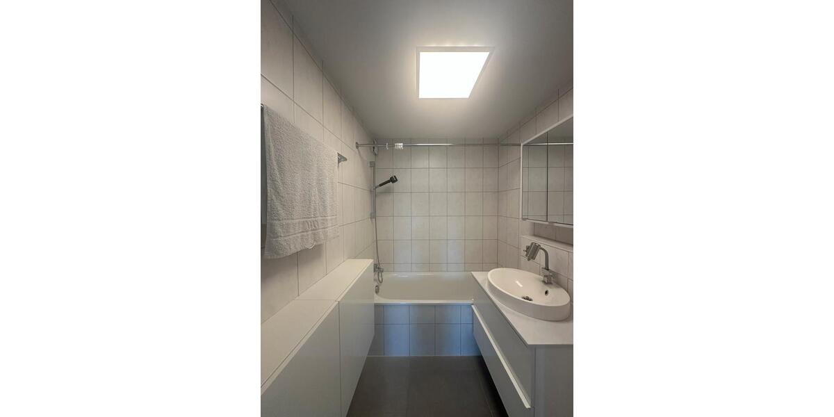 Etagenwohnung Leonberg - 2.5 Zimmer, 64 m&sup2;, 1.130&euro; | Angebot:26705299