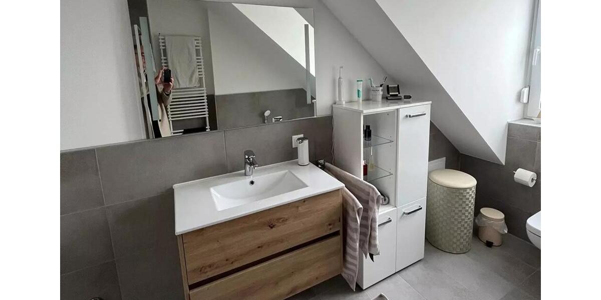 Dachgeschoßwohnung Schweinfurt Gartenstadt - 4 Zimmer, 98 m&sup2;, 1.190&euro; | Angebot:25990721