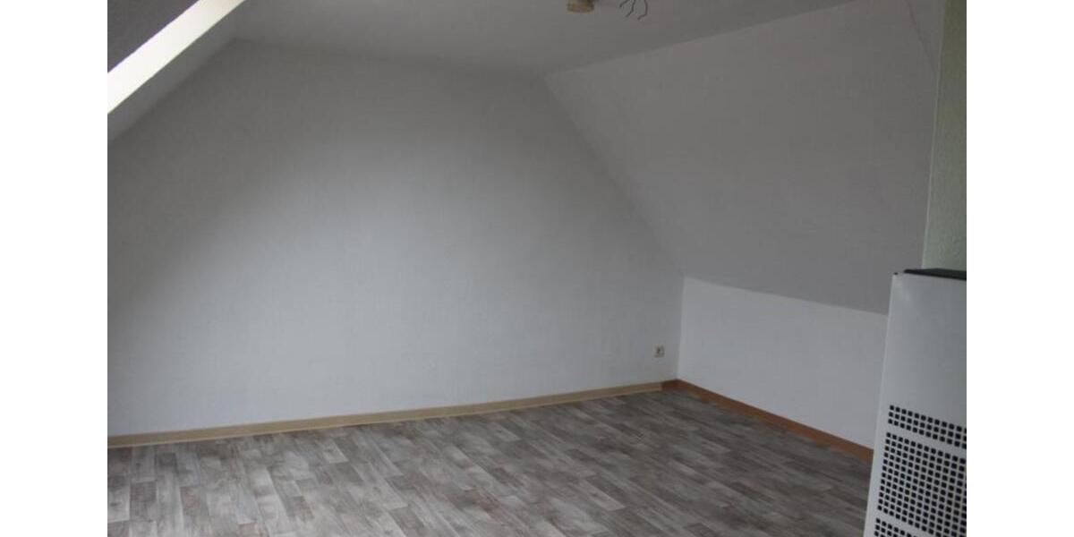 Dachgeschoßwohnung Allstedt - 1 Zimmer, 35 m&sup2;, 178&euro; | Angebot:24942823