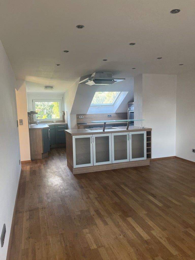 Schicke 3-Zimmer-Wohnung im Dachgeschoss in Frankfurt - Goldstein zimmer