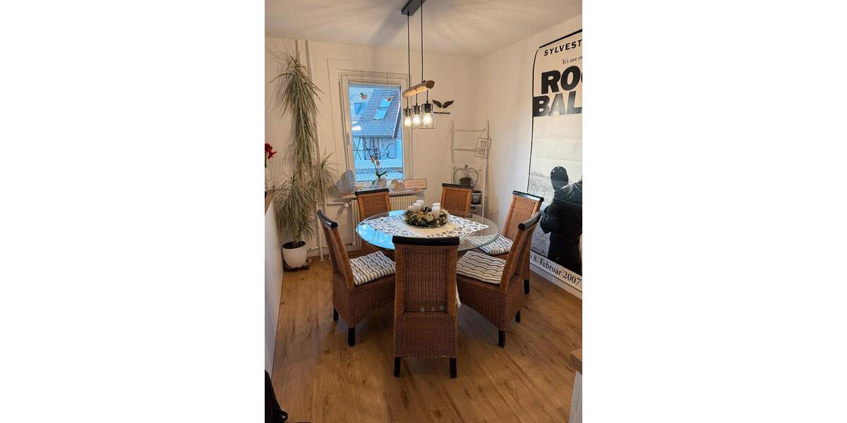 Einfamilienhaus mit Garten, Garage, Nebengebäude und Freisitz 5 zimmer