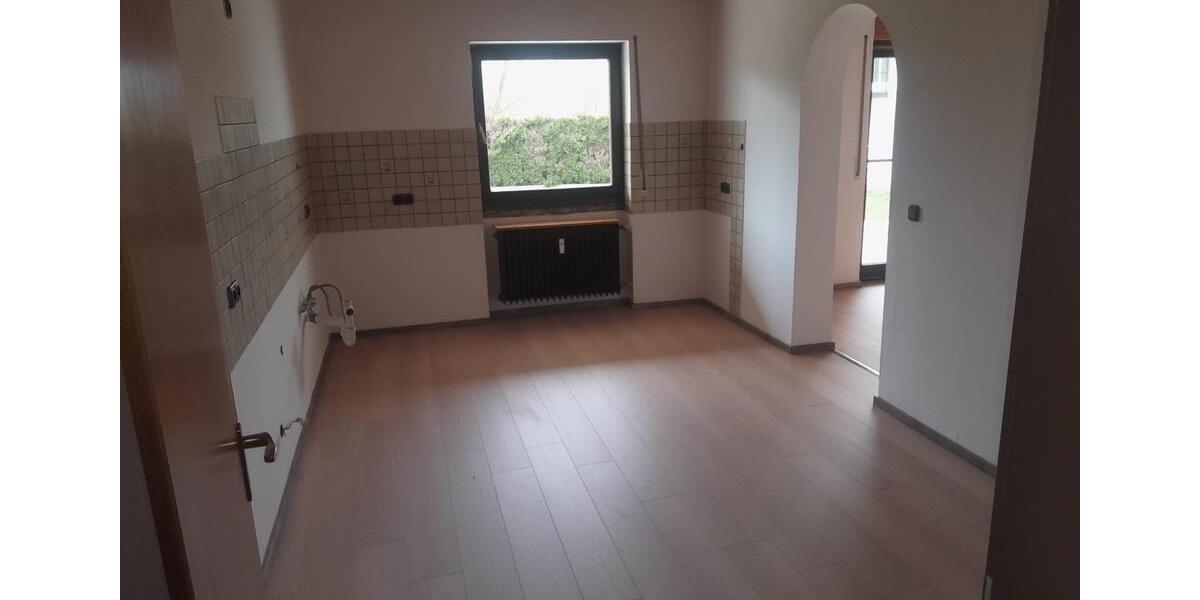 Etagenwohnung Sinzing - 2 Zimmer, 120 m&sup2;, 1.050&euro; | Angebot:24818511