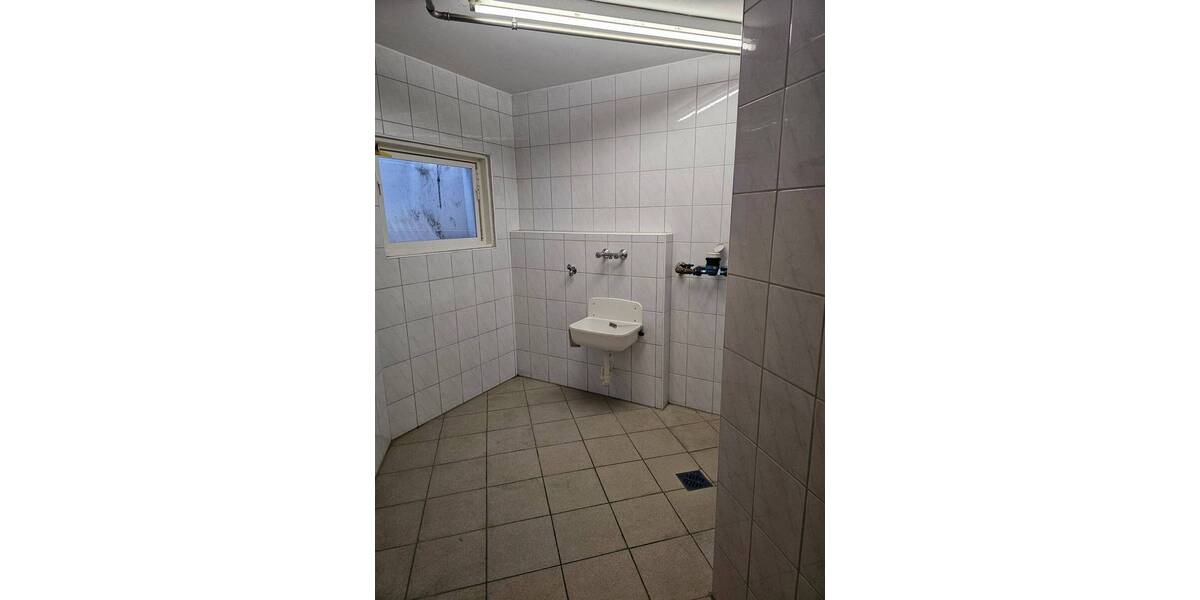 Doppelhaushälfte Burghausen - 6 Zimmer, 202 m&sup2;, 2.100&euro; | Angebot:25895860