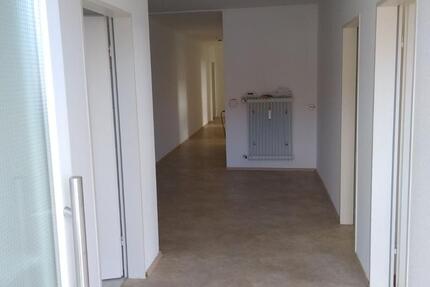 Wohnung Kötz - 4 Zimmer, 120 m&sup2;, 1.300&euro; | Angebot:25589285