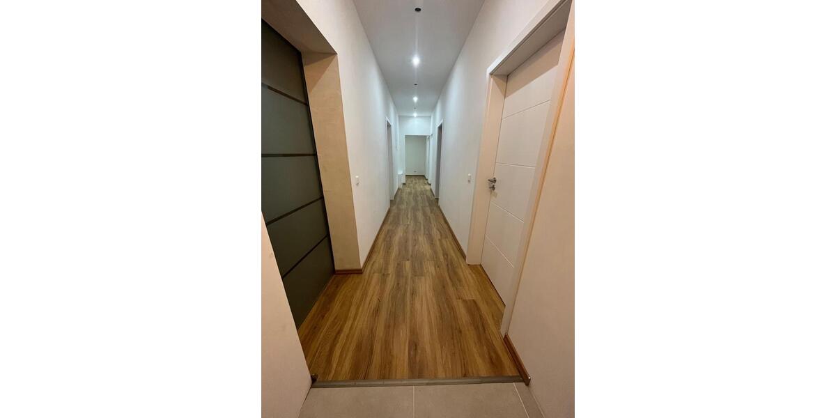 Erdgeschoßwohnung Neunkirchen Heinitz - 3 Zimmer, 102 m&sup2;, 950&euro; | Angebot:24385414