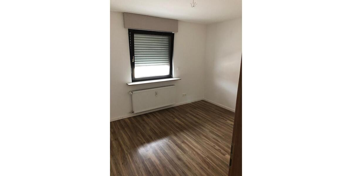 Etagenwohnung Mannheim Sandhofen - 3 Zimmer, 83 m&sup2;, 1.000&euro; | Angebot:26234680