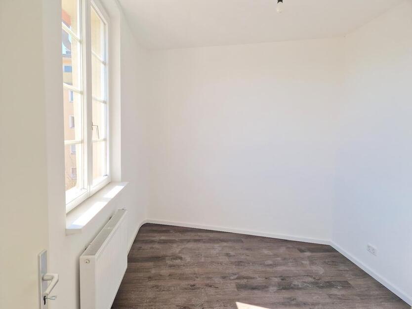 Top Zustand - Frisch renovierte 2-Zimmer-Altbauwohnung in Fürth zimmer