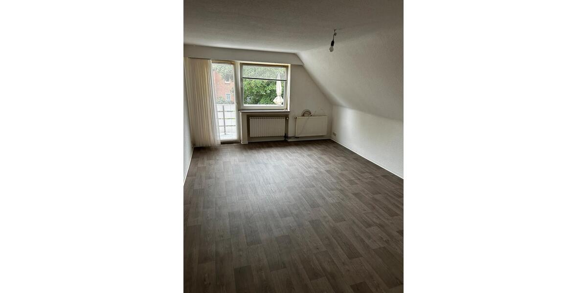 Dachgeschoßwohnung Wittmund - 3.5 Zimmer, 80 m&sup2;, 500&euro; | Angebot:26235163