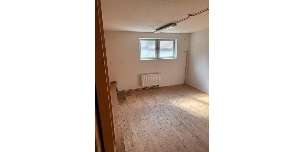 Gewerbeobjekt Fahrenzhausen - 300&euro; | Angebot:26638152