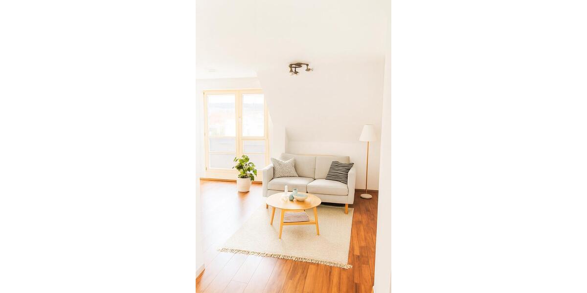 Dachgeschoßwohnung Eisfeld - 1 Zimmer, 34 m&sup2;, 275&euro; | Angebot:26422571