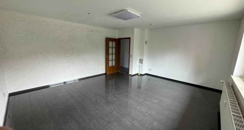 4-Zimmer Wohnung mit Balkon Einbauküche und separaten Eingang 4 zimmer