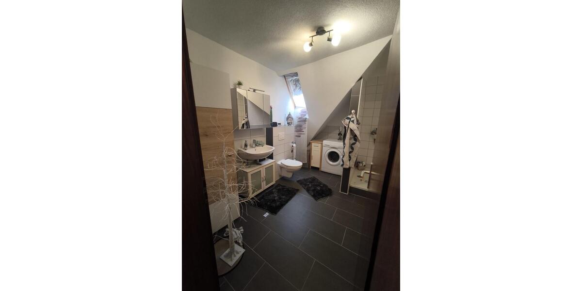 Sehr schöne 2 Zimmer Wohnung zimmer