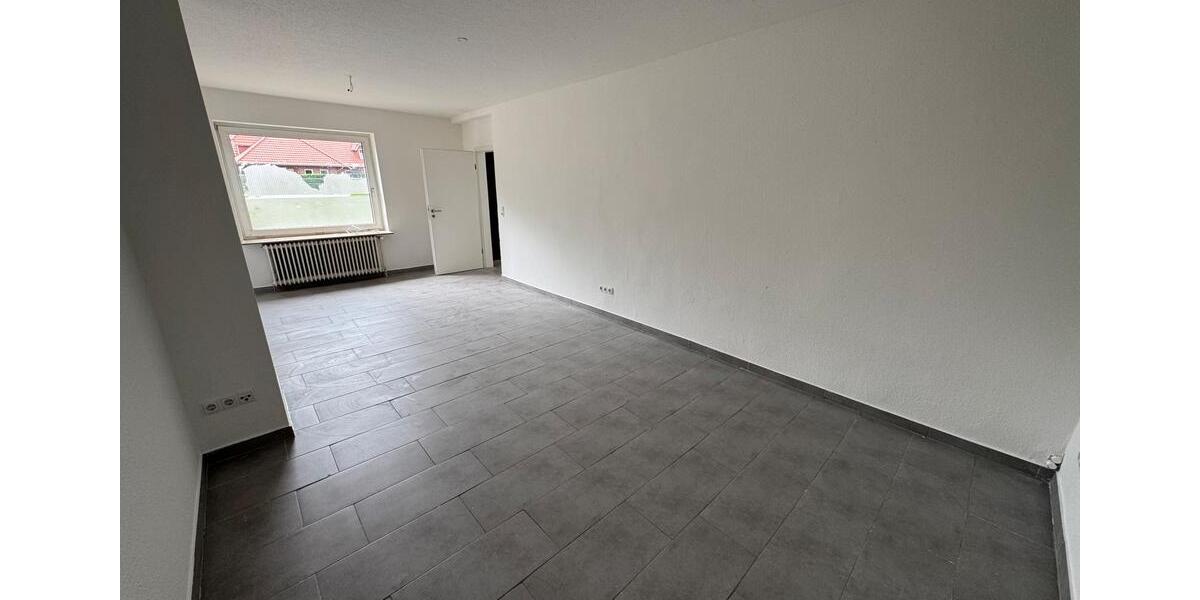 Etagenwohnung Saterland - 4 Zimmer, 150 m&sup2;, 1.000&euro; | Angebot:25351474