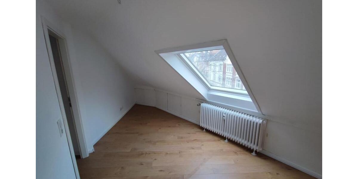 Dachgeschoßwohnung Seesen - 4 Zimmer, 105 m&sup2;, 680&euro; | Angebot:22396212