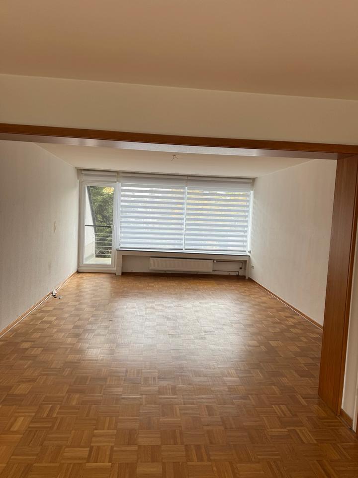 Helle 3 Zimmer großzügig geschnitten Wohnung in Schmachtdendorf zimmer