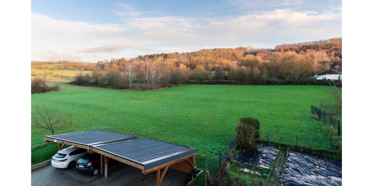 Attraktive Dachgeschoßwohnung mit herrlichem Blick ins Grüne in Trier-Irsch 3 zimmer
