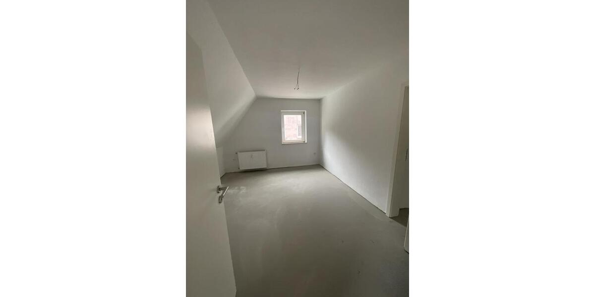 Dachgeschoßwohnung Plettenberg - 2 Zimmer, 33 m&sup2;, 294&euro; | Angebot:24751926