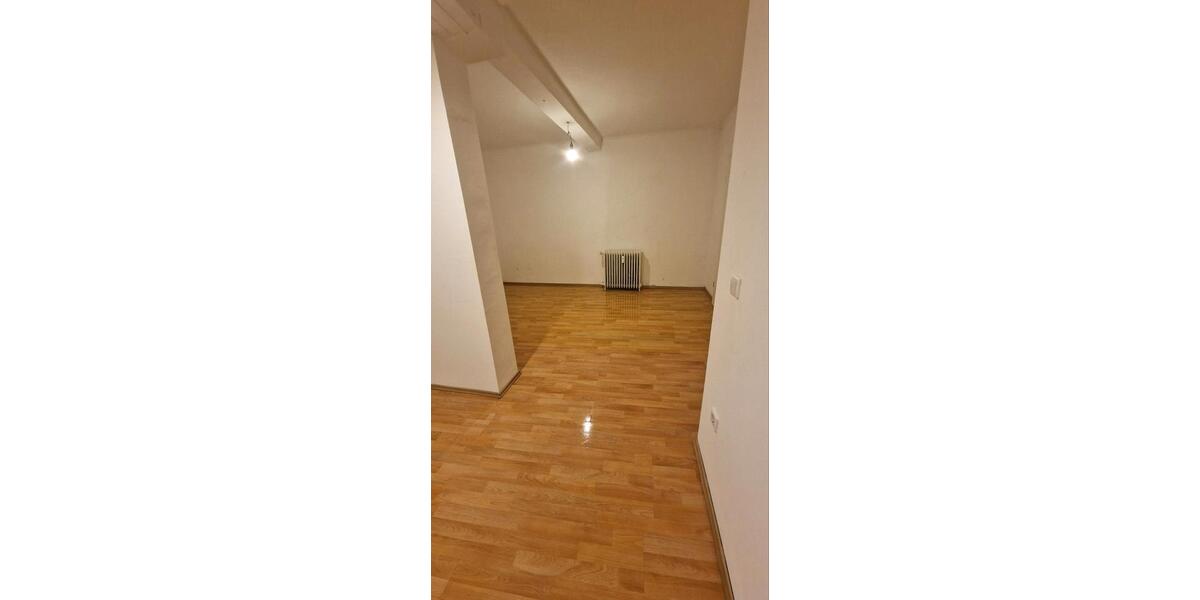 Dachgeschoßwohnung Biblis - 3 Zimmer, 80 m&sup2;, 1.000&euro; | Angebot:25501537