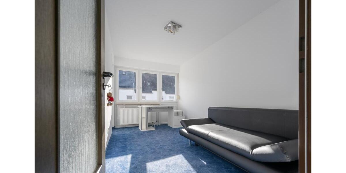 Gepflegtes Reihenhaus mit Garten, Dachstudio, Garage, Haunstetten 5 zimmer