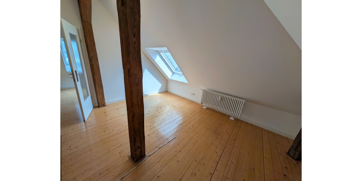 33 m-Dachgeschoss (2 Zimmer) in herzlicher Berufstätigen-WG - Zimmer Magdeburg Altstadt | Angebot:27055772