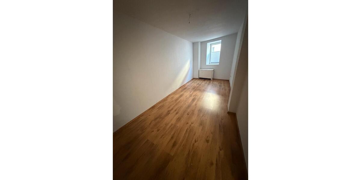 Erdgeschoßwohnung Bad Tabarz - 1 Zimmer, 124 m&sup2;, 800&euro; | Angebot:27649919